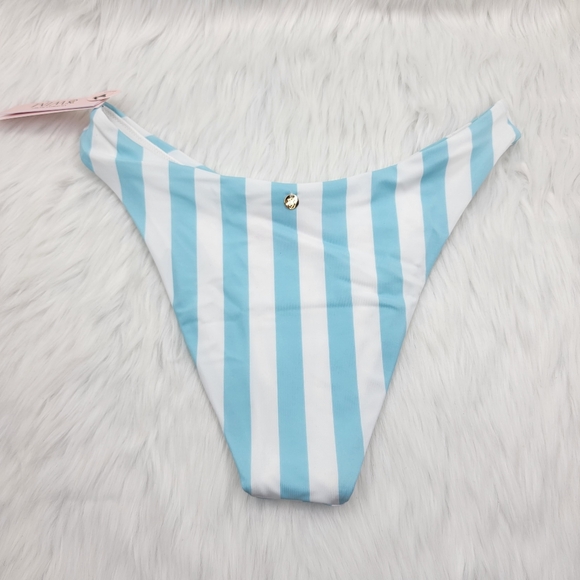 Victoria's Secret brazilian bikini bottom. - Picture 3 of 8